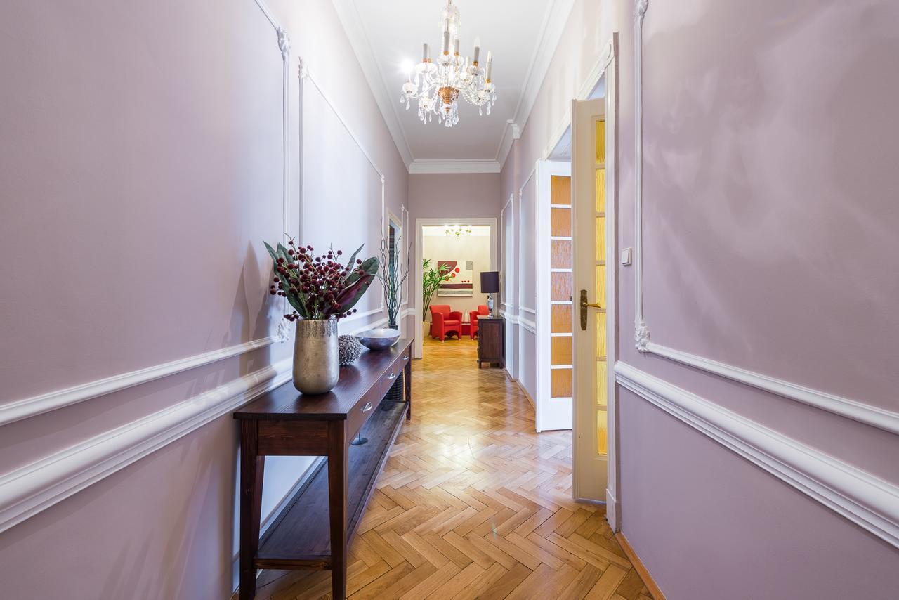 Wenceslas Square Apartment براغ المظهر الخارجي الصورة