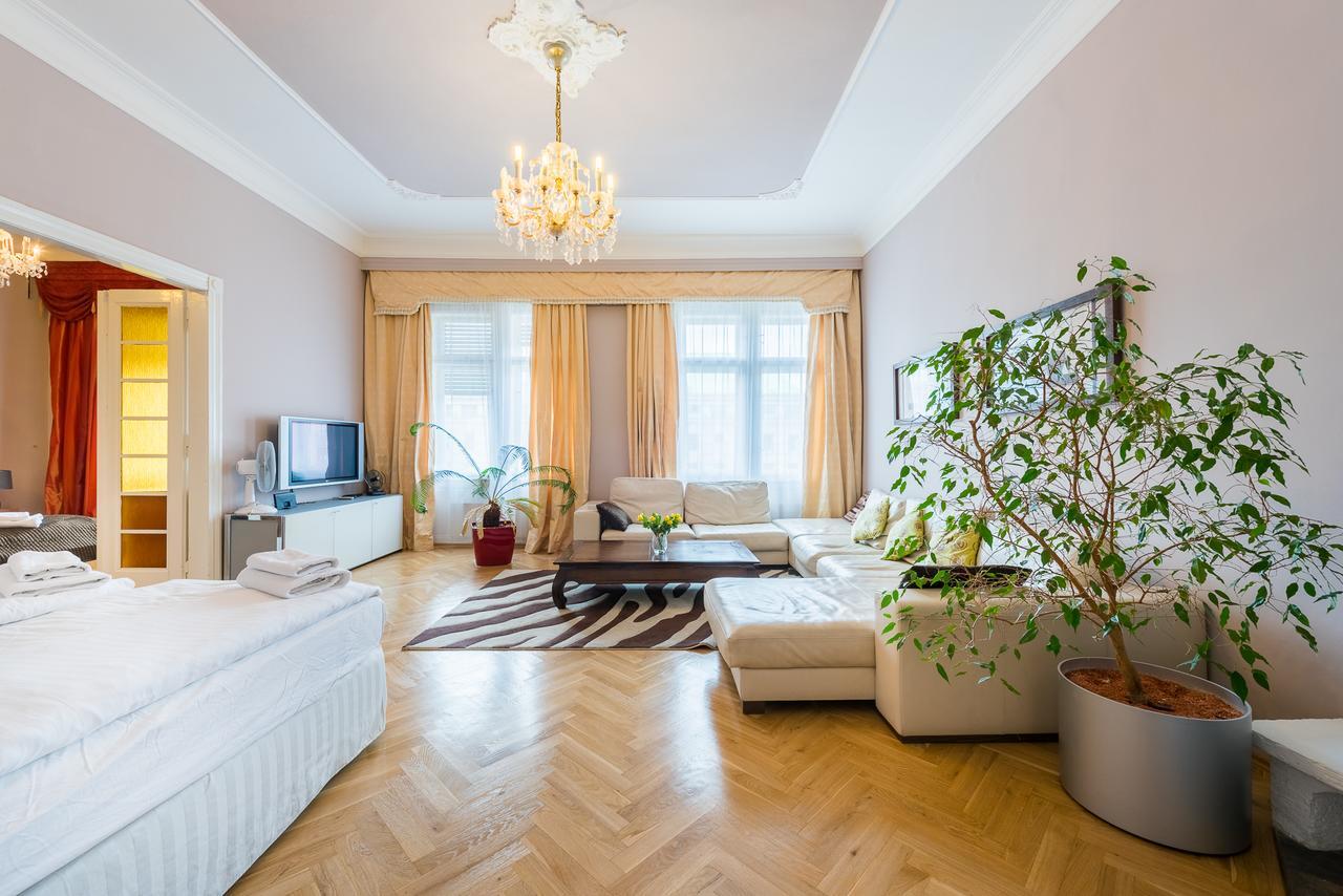 Wenceslas Square Apartment براغ المظهر الخارجي الصورة