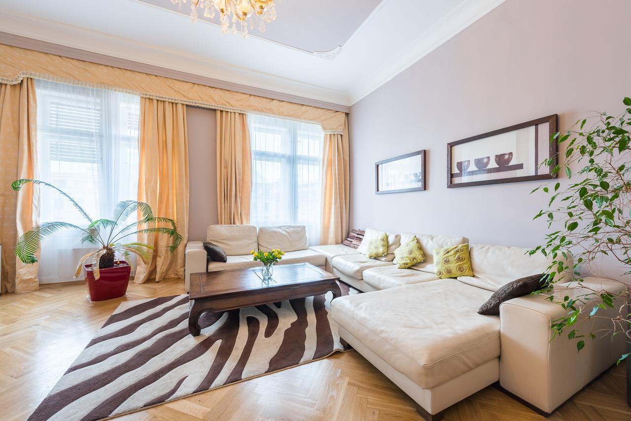 Wenceslas Square Apartment براغ المظهر الخارجي الصورة